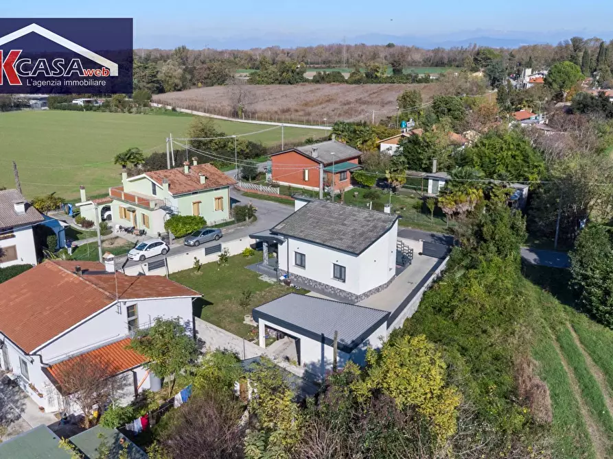 Immagine 1 di Villa in vendita  in Via Brancolo a Bagnaria Arsa