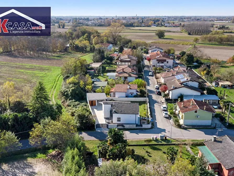 Immagine 5 di Villa in vendita  in Via Brancolo a Bagnaria Arsa