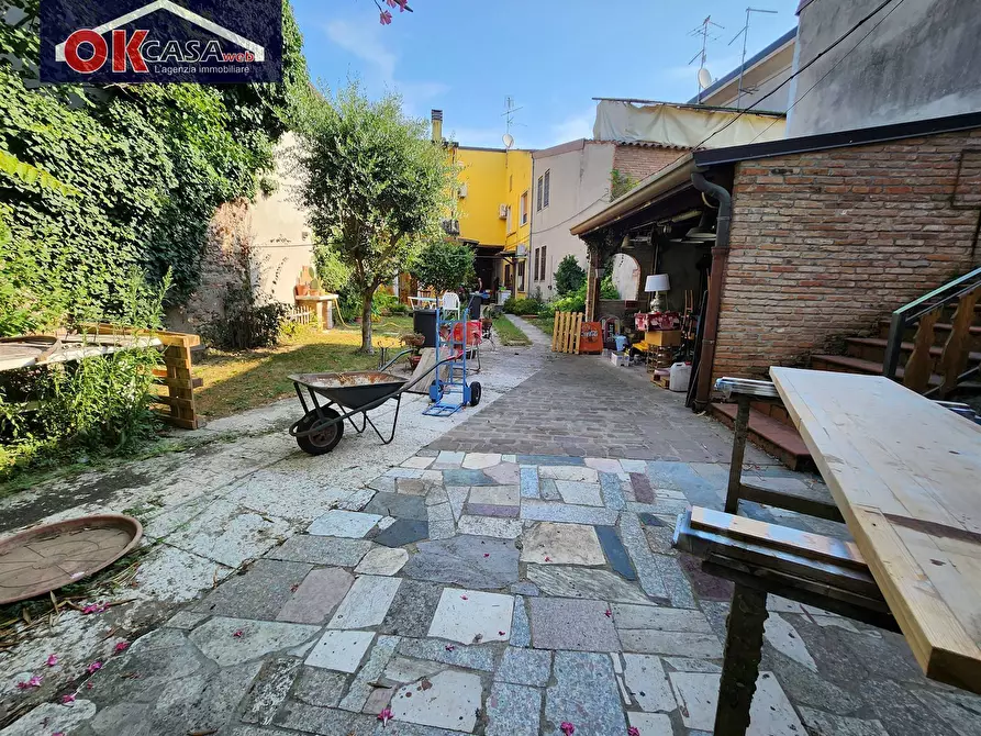 Immagine 21 di Rustico / casale in vendita  in via primo maggio a Zevio