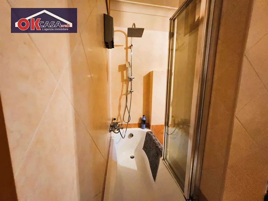 Immagine 21 di Appartamento in vendita  in via VENEZIA a Desenzano Del Garda