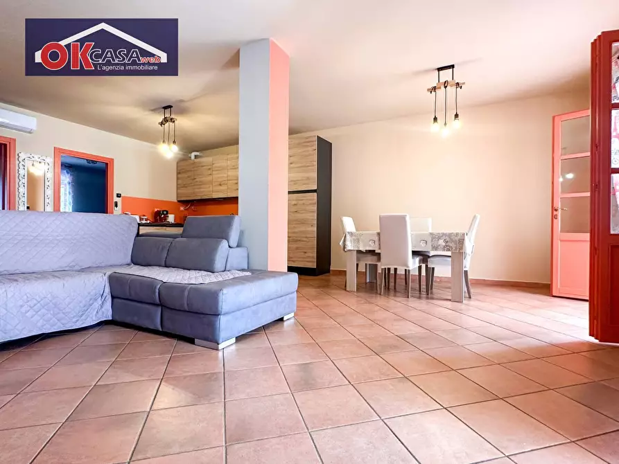 Immagine 2 di Appartamento in vendita  in VIA VACCAROLO a Desenzano Del Garda