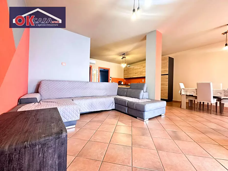 Immagine 5 di Appartamento in vendita  in VIA VACCAROLO a Desenzano Del Garda