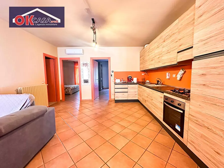 Immagine 8 di Appartamento in vendita  in VIA VACCAROLO a Desenzano Del Garda