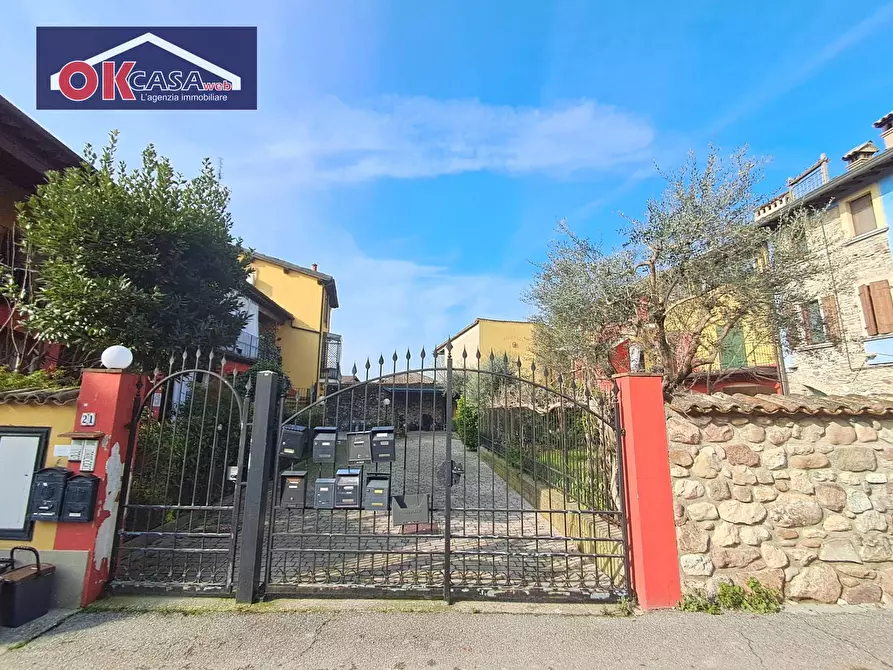 Immagine 24 di Appartamento in vendita  in VIA VACCAROLO a Desenzano Del Garda