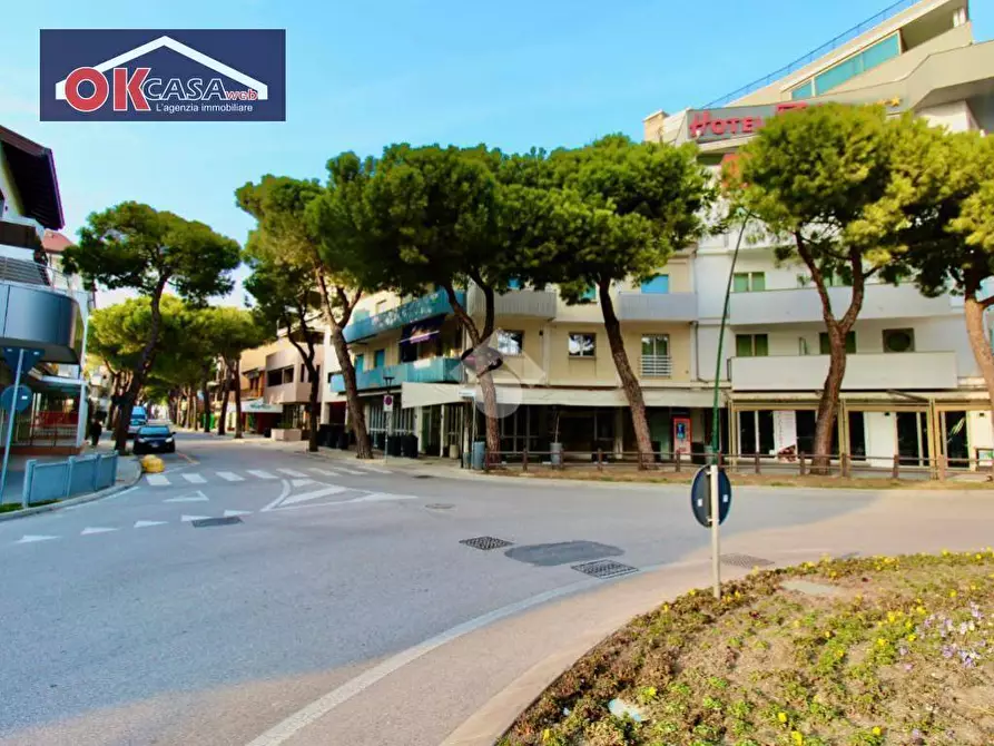 Immagine 3 di Attività commerciale in affitto  in Via lungomare a Lignano Sabbiadoro