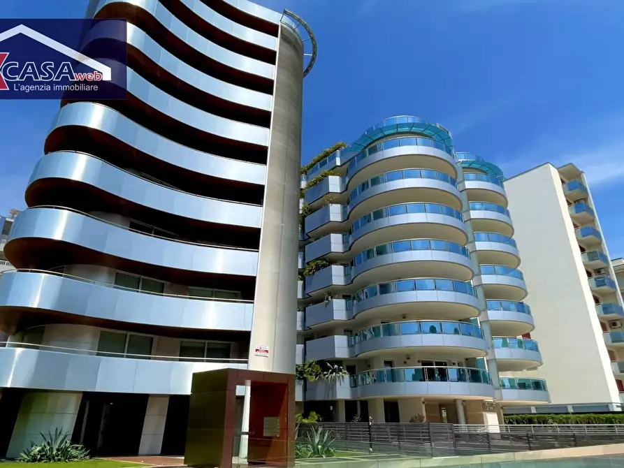 Immagine 7 di Attività commerciale in affitto  in Via lungomare a Lignano Sabbiadoro