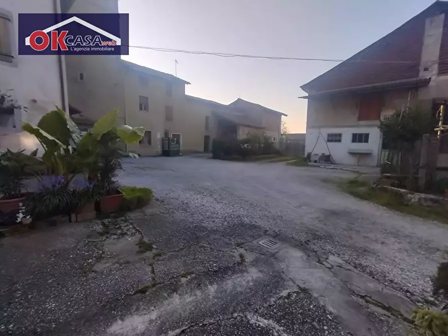 Immagine 2 di Casa indipendente in vendita  in Via Androna Veneta a Capriva Del Friuli