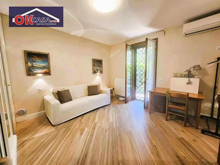 Immagine 5 di Appartamento in vendita  in via f. agello a Desenzano Del Garda