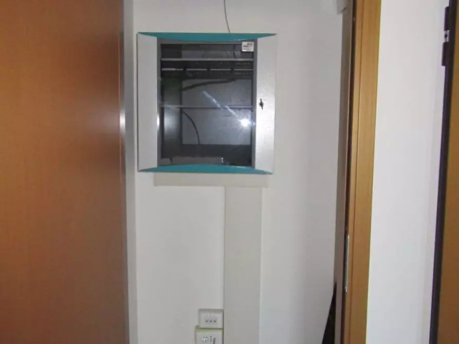 Immagine 4 di Attività commerciale in vendita  in Via Galvani a Monfalcone