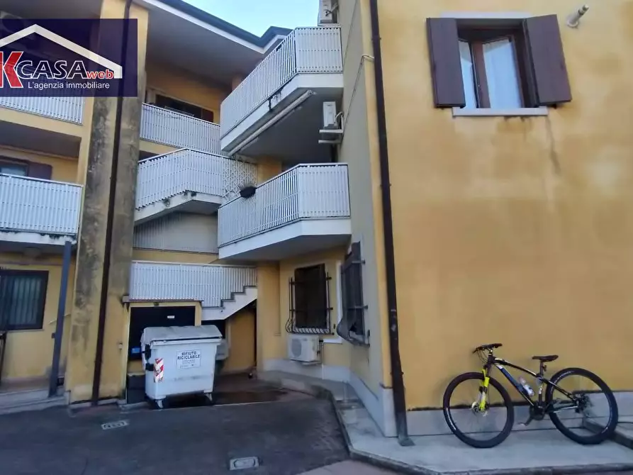 Immagine 18 di Appartamento in vendita  in Piazza del Popolo a Capriva Del Friuli