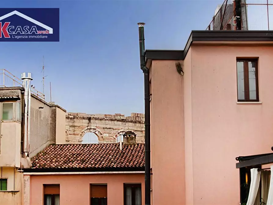 Immagine 53 di Appartamento in vendita  in via san Nicolo' 3 a Verona
