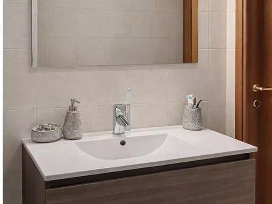 Immagine 6 di Appartamento in vendita  in VIA ONGARO 7 a Verona