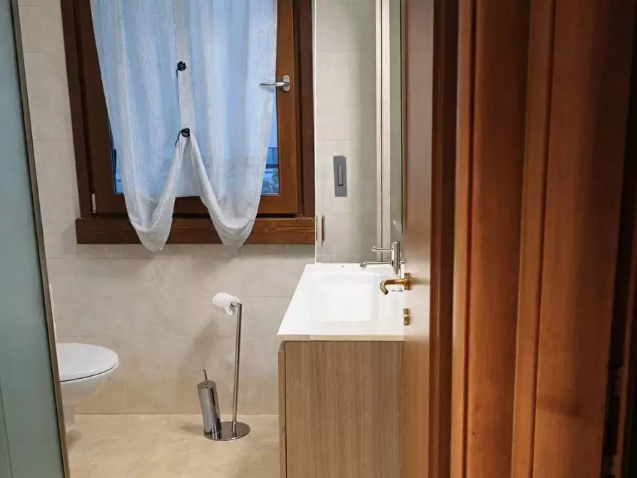 Immagine 5 di Appartamento in vendita  in VIA ONGARO 7 a Verona