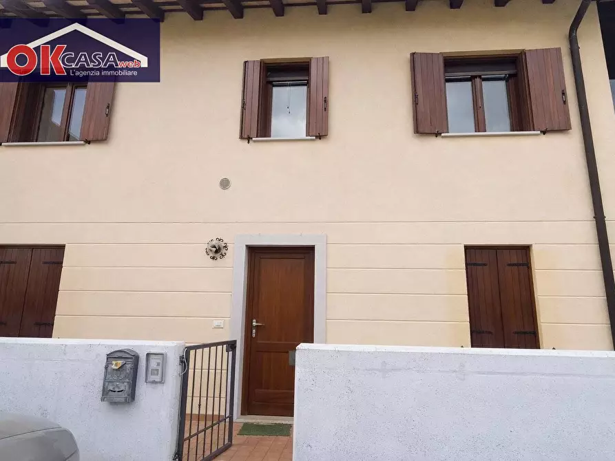 Immagine 1 di Casa indipendente in vendita  in Via Gavinana a Capriva Del Friuli