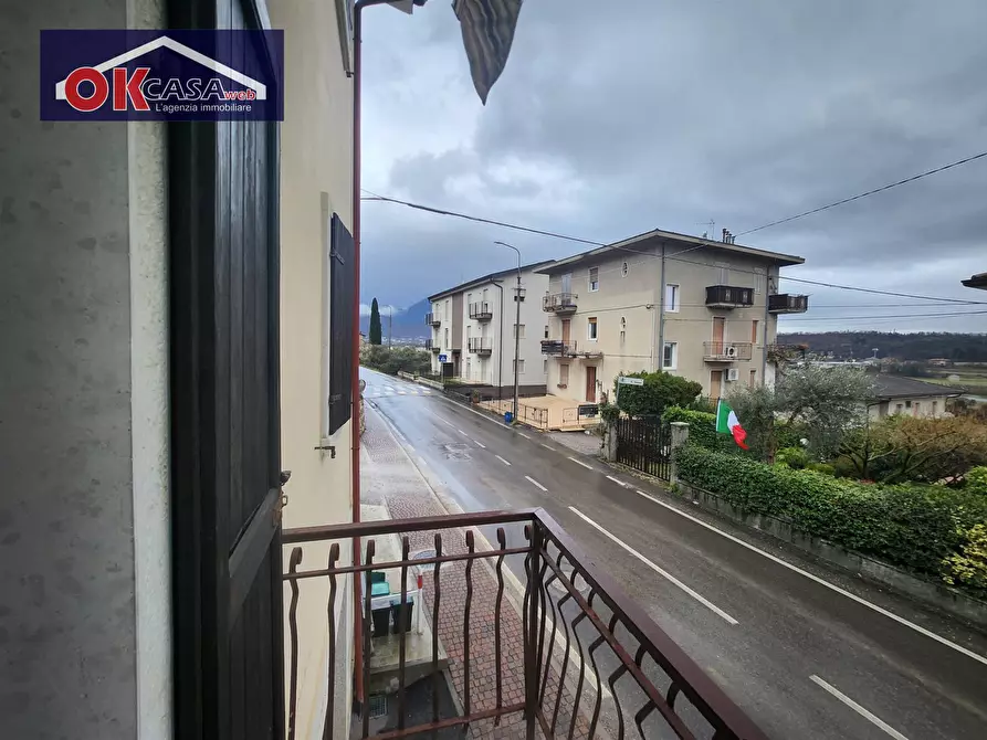 Immagine 14 di Appartamento in vendita  in località campagna a Caprino Veronese