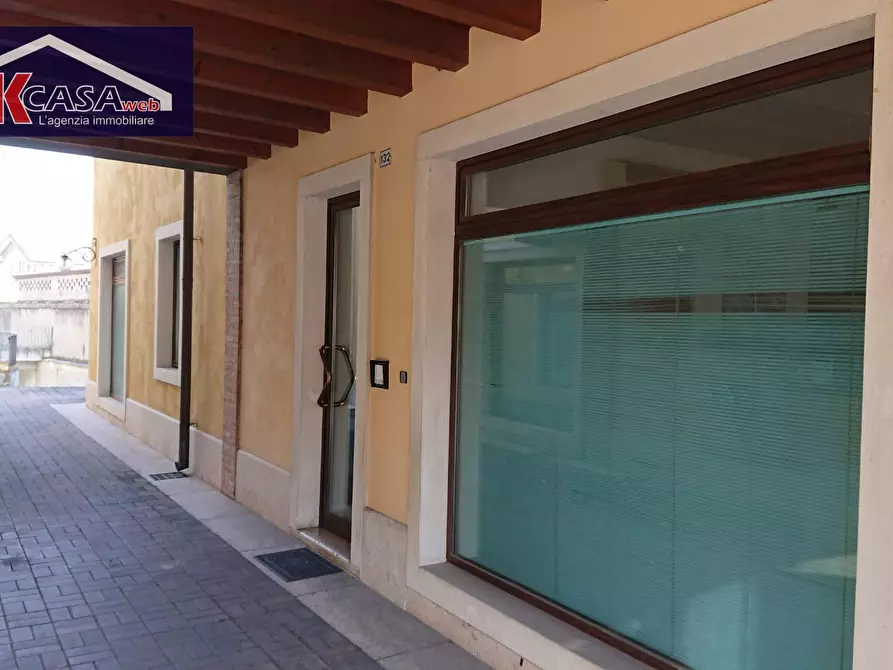 Immagine 9 di Ufficio in affitto  in cavour 130 a Zevio