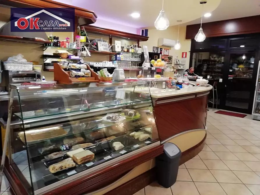 Immagine 2 di Attività commerciale in vendita  in via vigasio a Verona