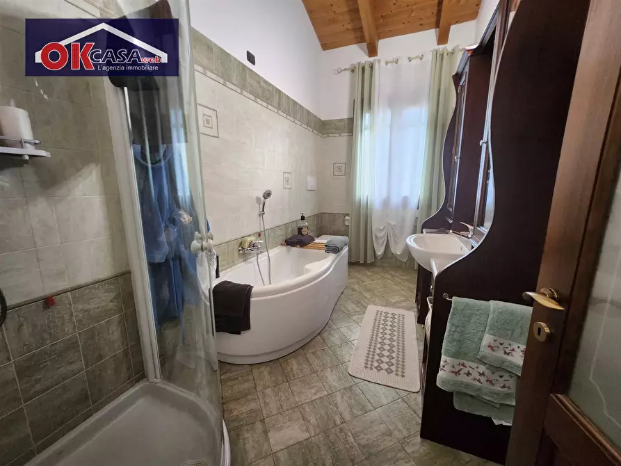 Immagine 11 di Villa in vendita  in via silone a Bovolone