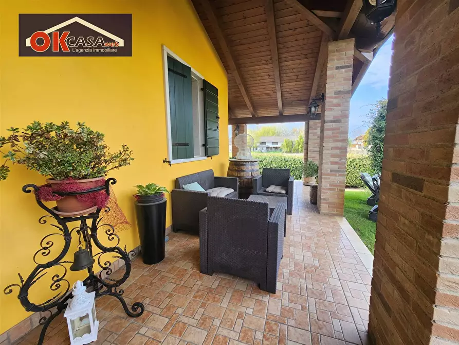 Immagine 21 di Villa in vendita  in via silone a Bovolone