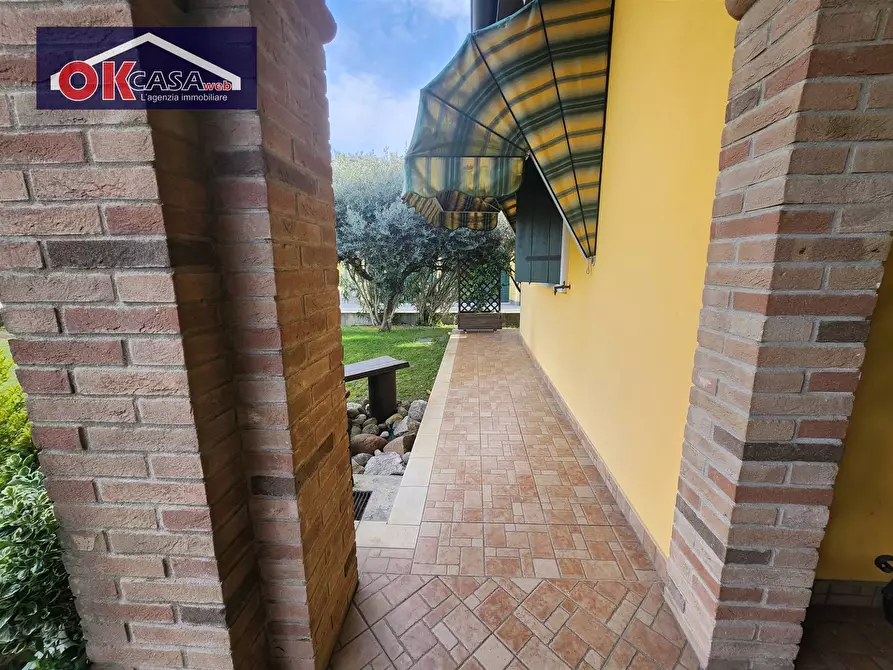 Immagine 22 di Villa in vendita  in via silone a Bovolone