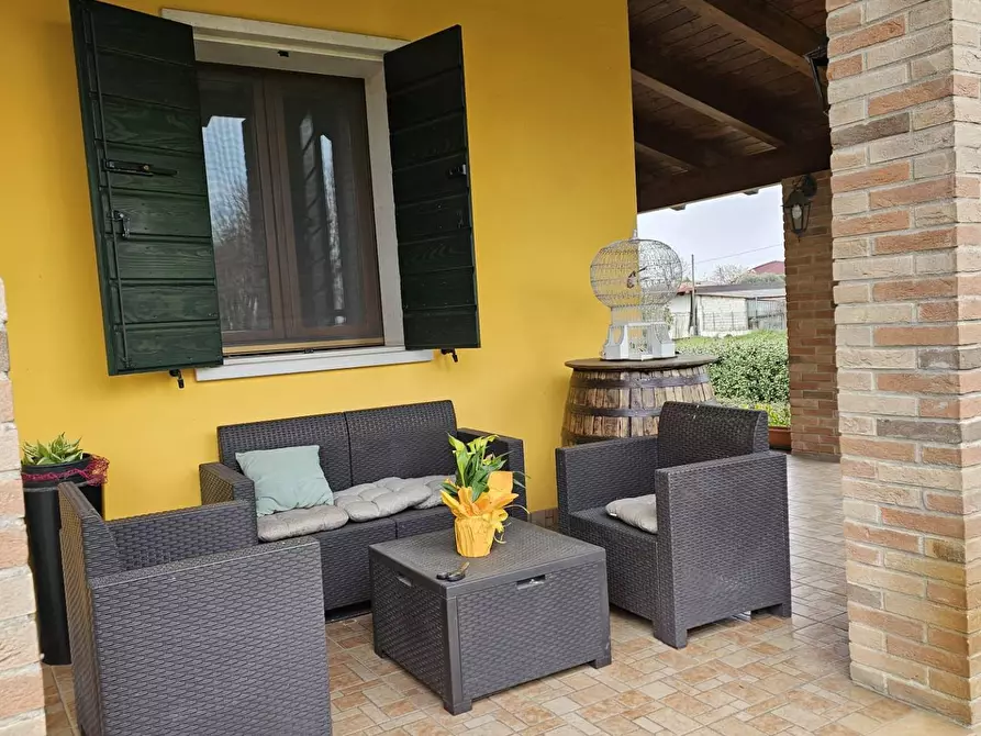 Immagine 29 di Villa in vendita  in via silone a Bovolone