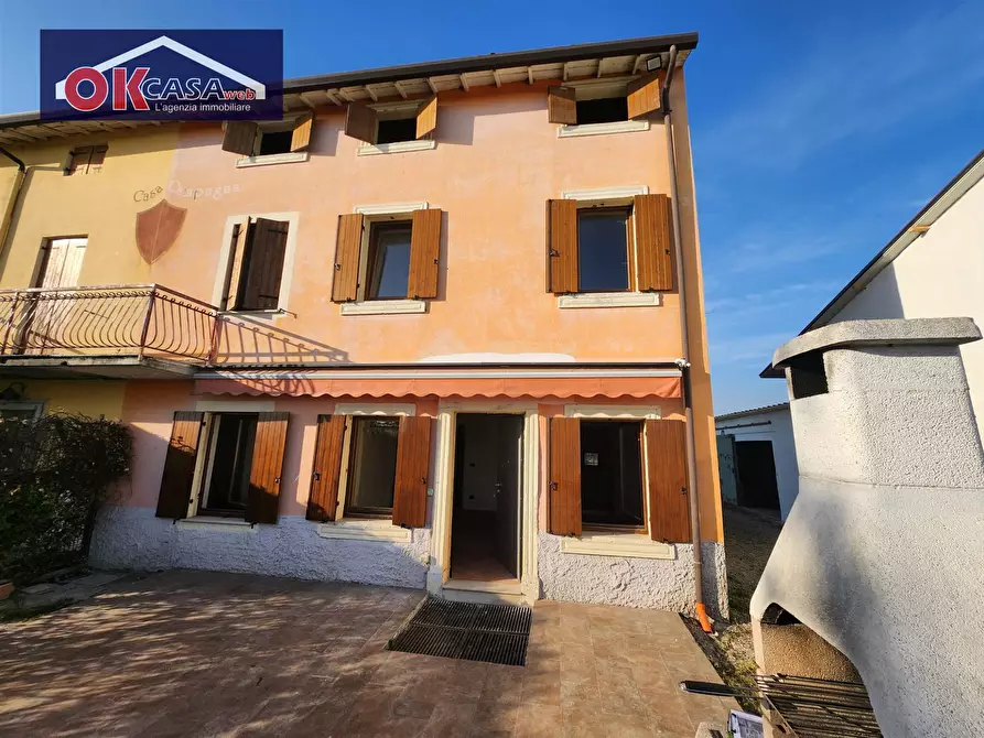 Immagine 3 di Rustico / casale in vendita  in località pozzi a Valeggio Sul Mincio