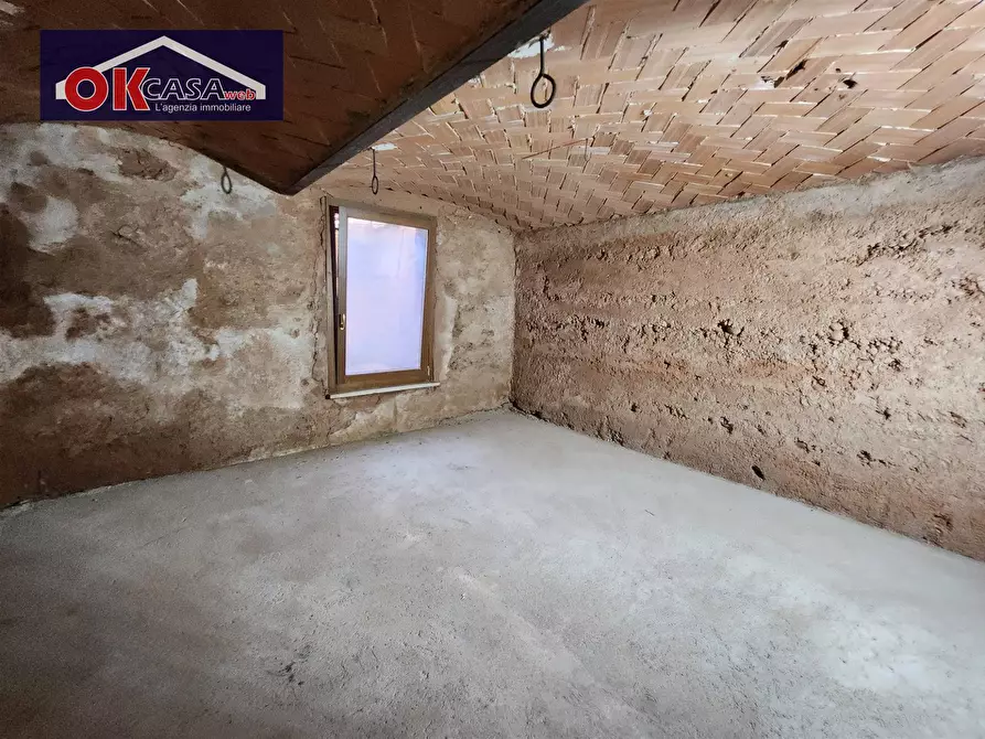 Immagine 25 di Rustico / casale in vendita  in località pozzi a Valeggio Sul Mincio