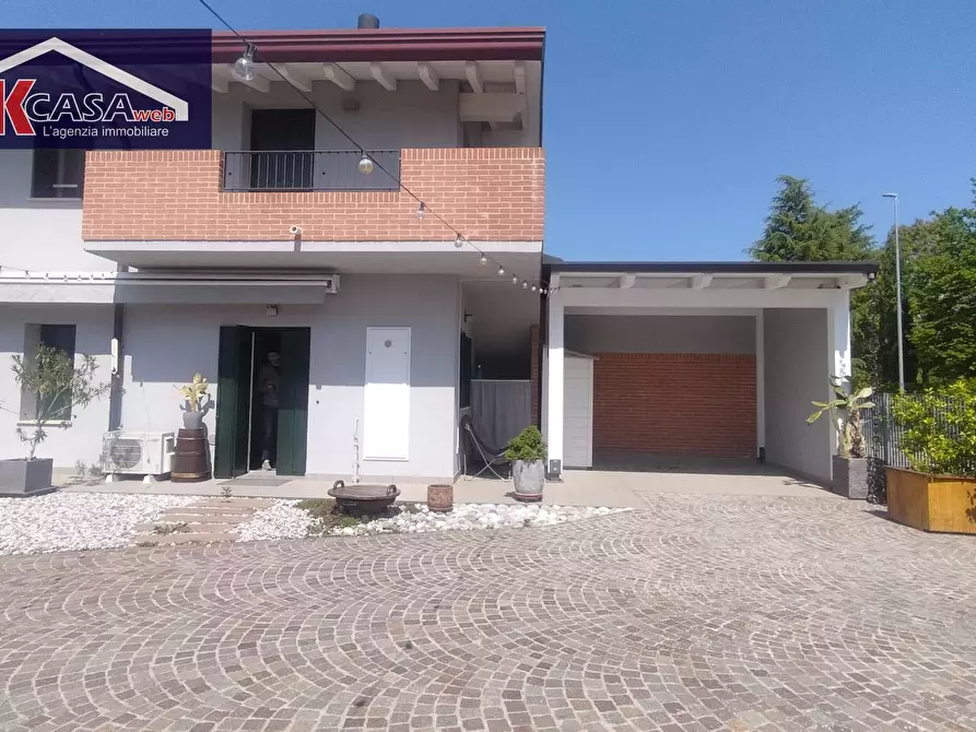 Immagine 1 di Appartamento in vendita  in Via 3 aprile 1077 a Chiopris Viscone