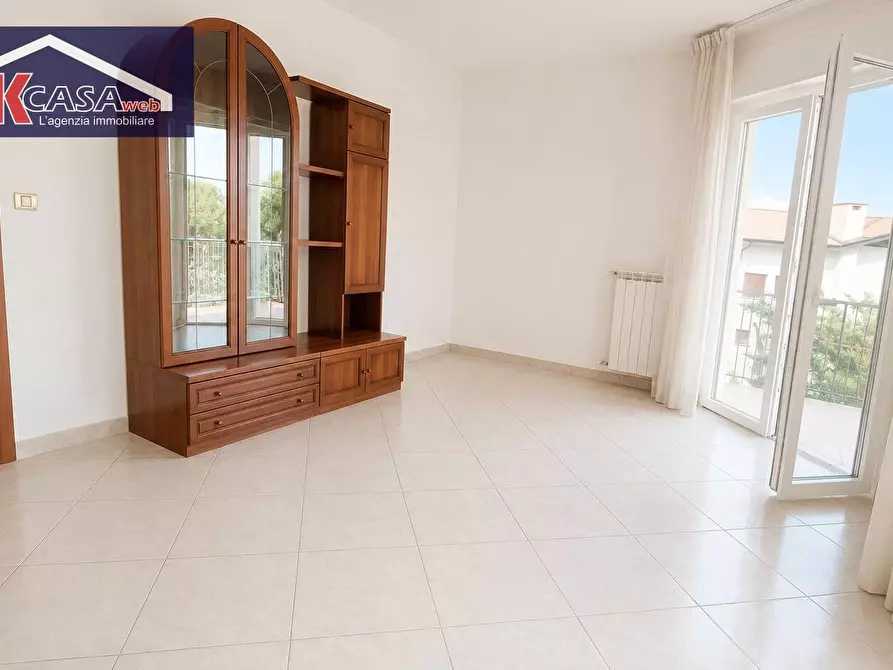Immagine 1 di Appartamento in vendita  in Piazza Dante Alighieri a Staranzano