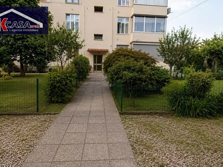 Immagine 1 di Casa semindipendente in vendita  in Enrico Rocca a Gorizia