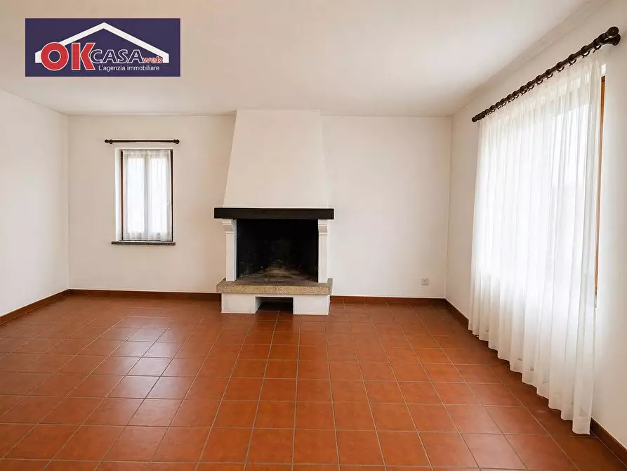 Immagine 3 di Casa indipendente in vendita  in via tacconi a Pastrengo