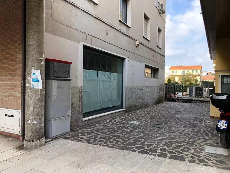 Immagine 4 di Locale commerciale   a Giulianova