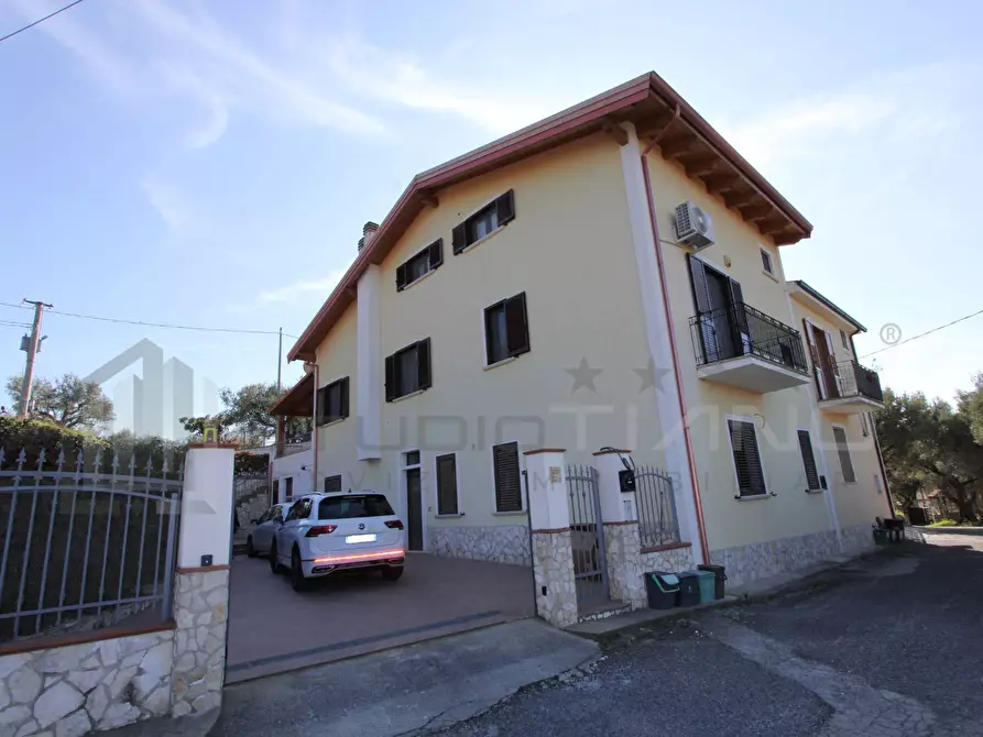 Immagine 2 di Casa indipendente in vendita  in VIA BADESSA SNC a Cosenza