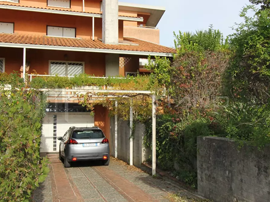 Immagine 2 di Villa in vendita  in VIA AMEDEO MODIGLIANI 12 a Rende