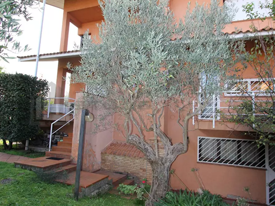 Immagine 24 di Villa in vendita  in VIA AMEDEO MODIGLIANI 12 a Rende