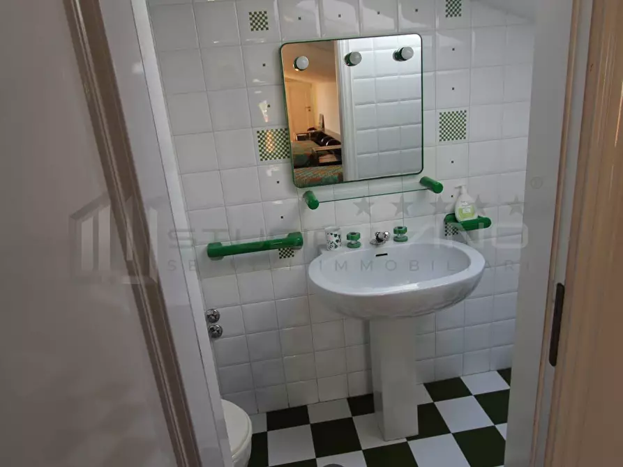 Immagine 83 di Villa in vendita  in VIA AMEDEO MODIGLIANI 12 a Rende