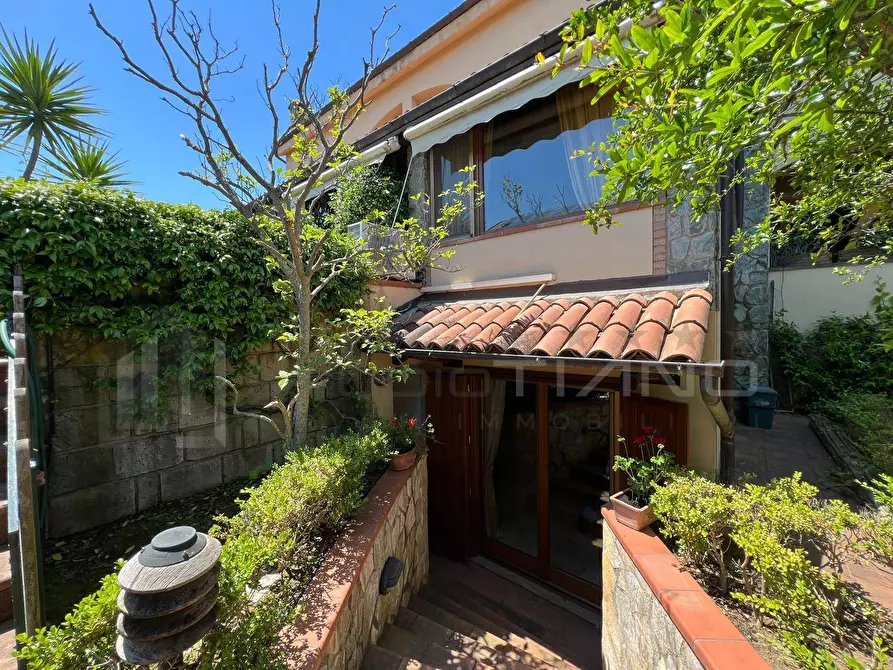 Immagine 1 di Casa semindipendente in vendita  in VIA  SANDRO BOTTICELLI LOC .TA' SANT'AGOSTINO 4 a Rende