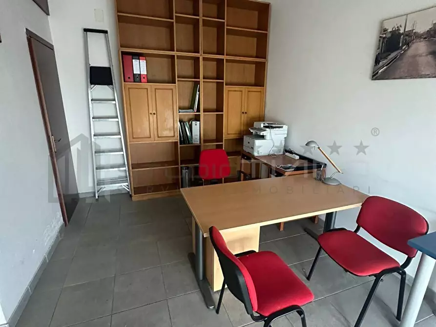 Immagine 11 di Ufficio in affitto  in VIALE GIACOMO MANCINI a Cosenza