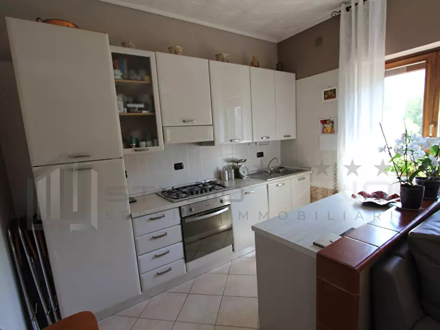 Immagine 14 di Appartamento in vendita  in VIA GASPERONI 6 a Altilia