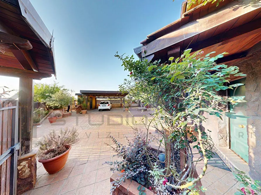 Immagine 5 di Villa in vendita  in C.DA VALLELEOTA 102 a Altilia