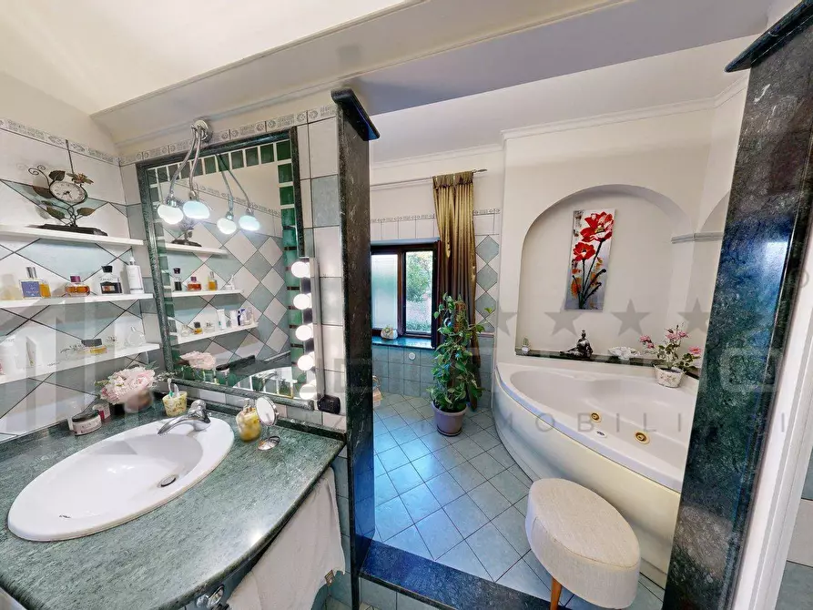 Immagine 48 di Villa in vendita  in C.DA VALLELEOTA 102 a Altilia