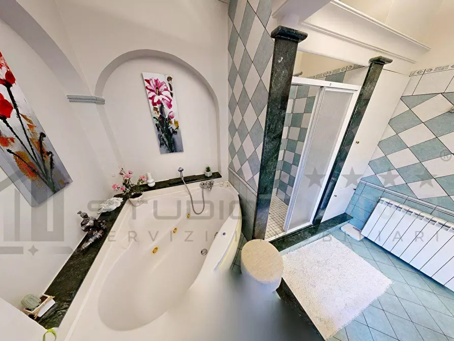 Immagine 49 di Villa in vendita  in C.DA VALLELEOTA 102 a Altilia
