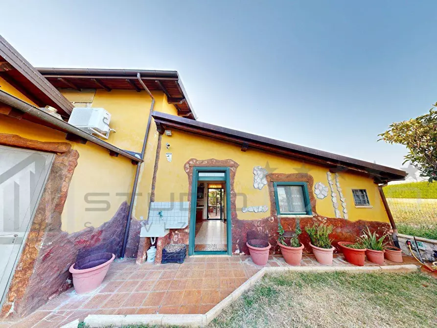 Immagine 68 di Villa in vendita  in C.DA VALLELEOTA 102 a Altilia