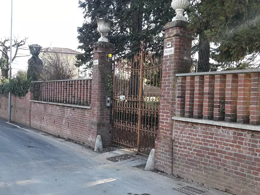 Immagine 8 di Villa in vendita  a Besano