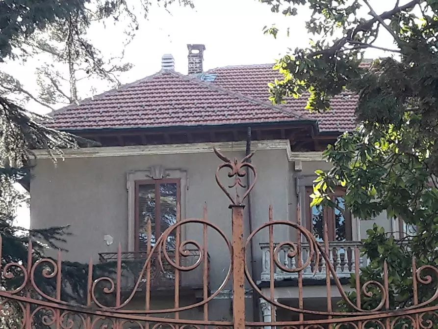 Immagine 25 di Villa in vendita  a Besano