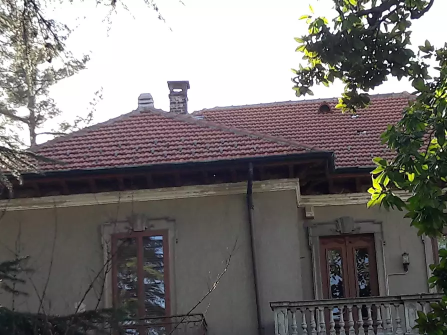 Immagine 2 di Villa in vendita  a Besano