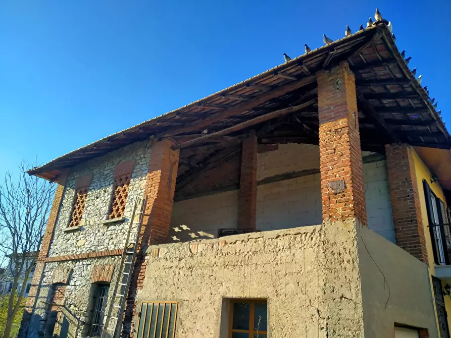 Immagine 11 di Rustico / casale in vendita  in morselli 26 a Biandronno