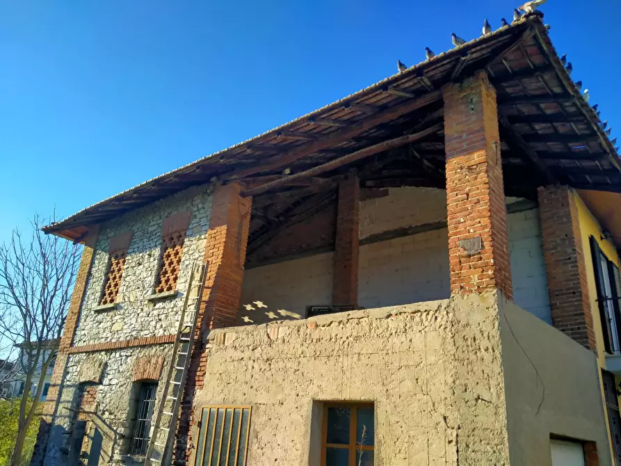 Immagine 12 di Rustico / casale in vendita  in morselli 26 a Biandronno