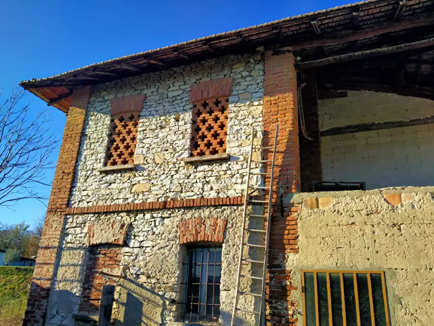 Immagine 15 di Rustico / casale in vendita  in morselli 26 a Biandronno