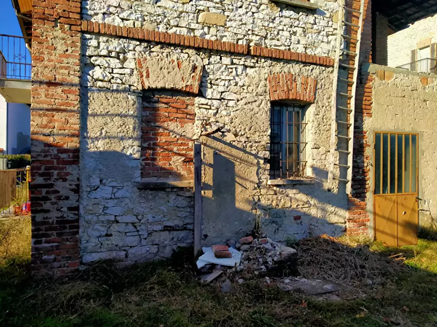 Immagine 16 di Rustico / casale in vendita  in morselli 26 a Biandronno